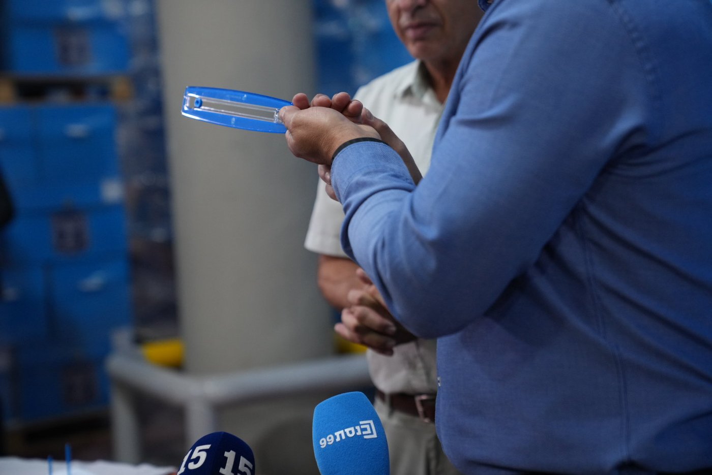 הסיור במרכז הלוגיסטי