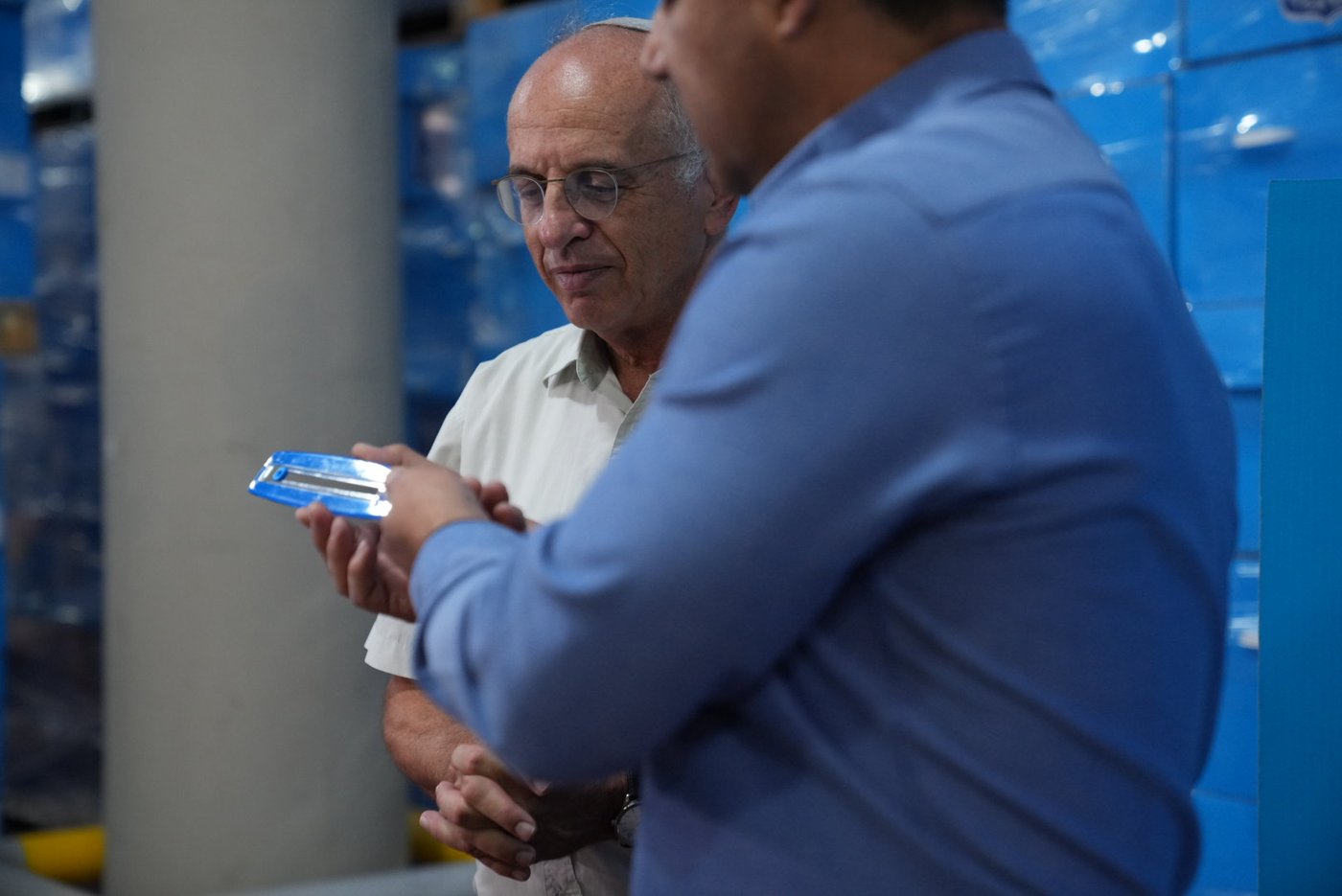 הסיור במרכז הלוגיסטי