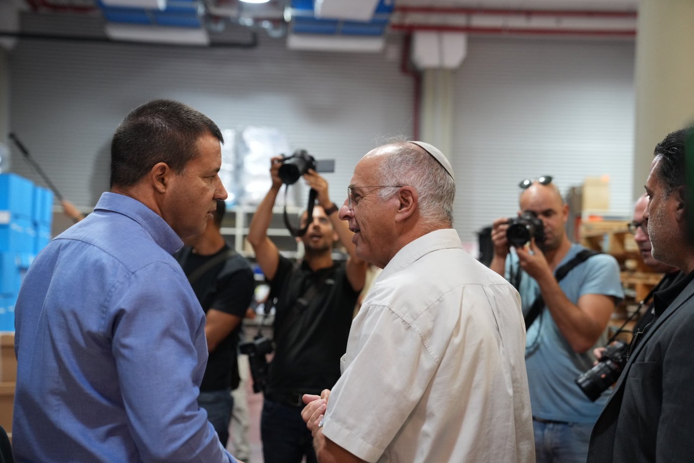 הסיור במרכז הלוגיסטי