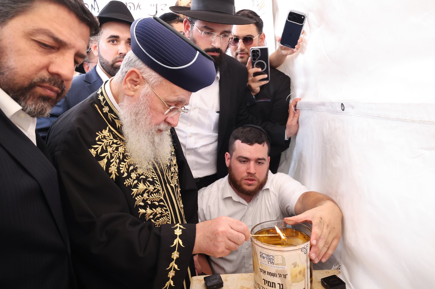 הראשל"צ הגר"י יוסף שליט"א בציונו של מרן זצוק"ל