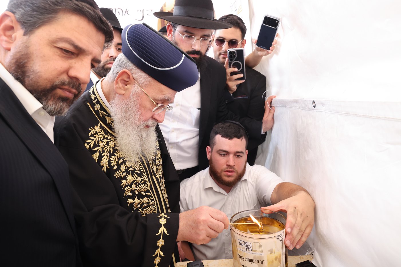 הראשל"צ הגר"י יוסף שליט"א בציונו של מרן זצוק"ל