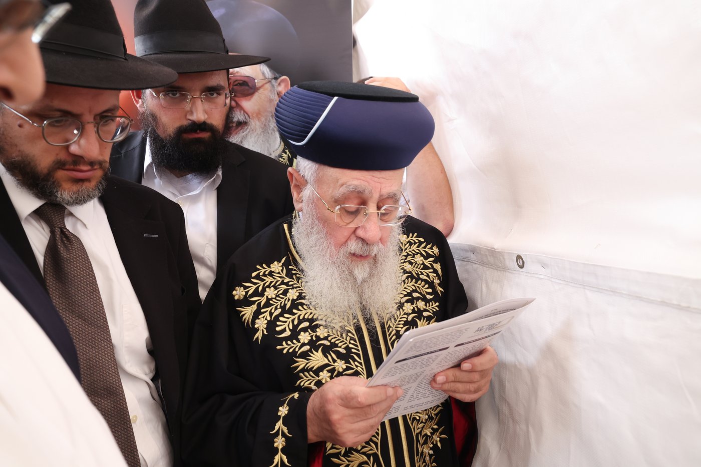הראשל"צ הגר"י יוסף שליט"א בציונו של מרן זצוק"ל