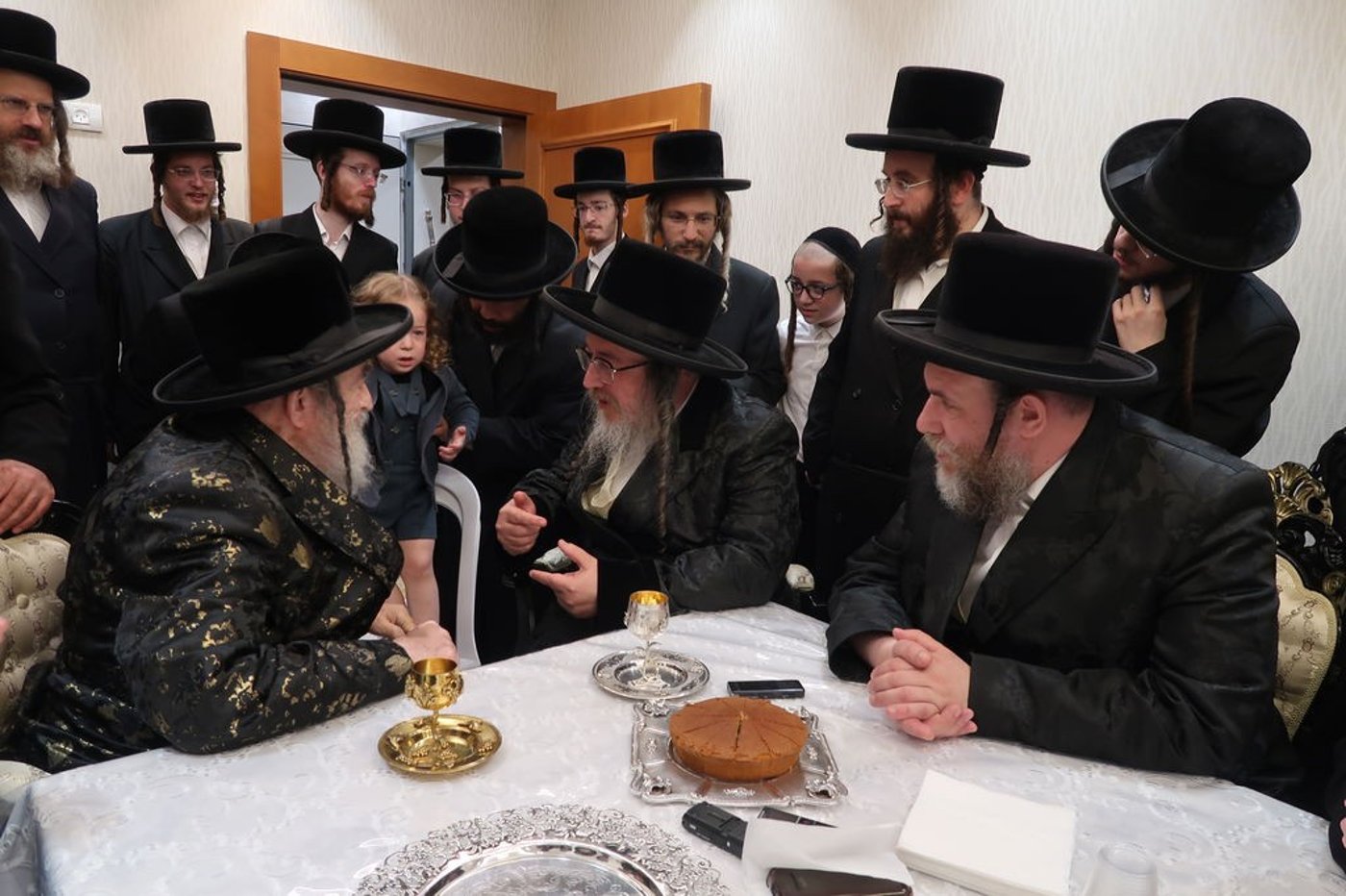 שמחת החלאקה בחצרות ויז'ניץ וביאלה ב"ב