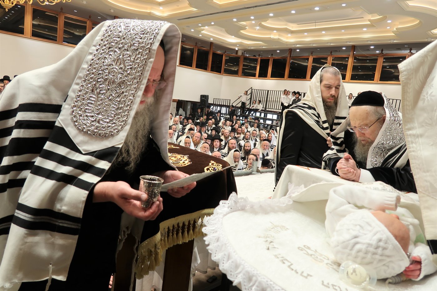 שמחת הברית לנין האדמו"ר מסלונים שליט"א