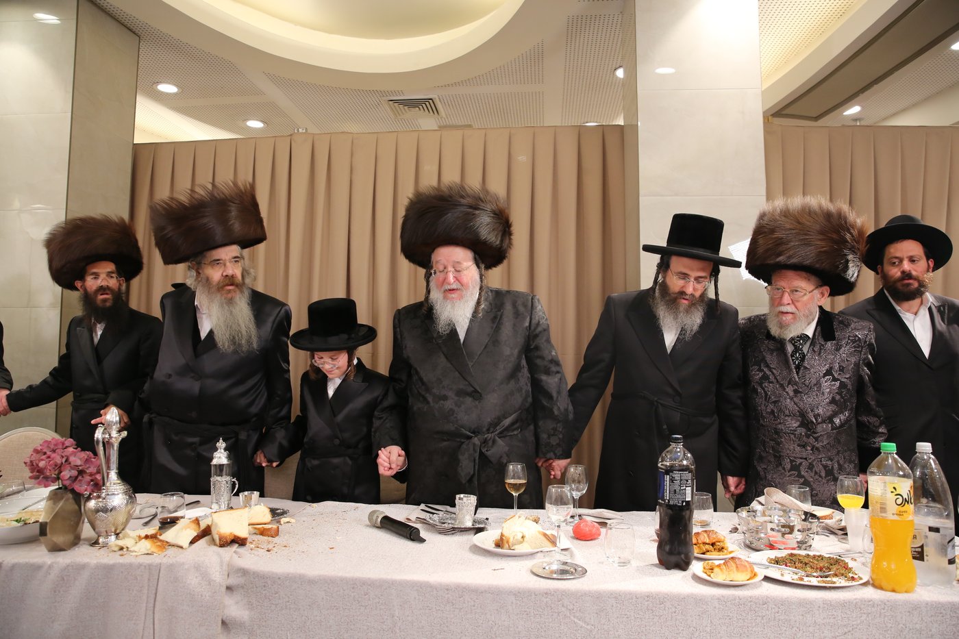 שמחת בר המצווה בחצרות טריסק-סאווראן • צילום: דוד קשת