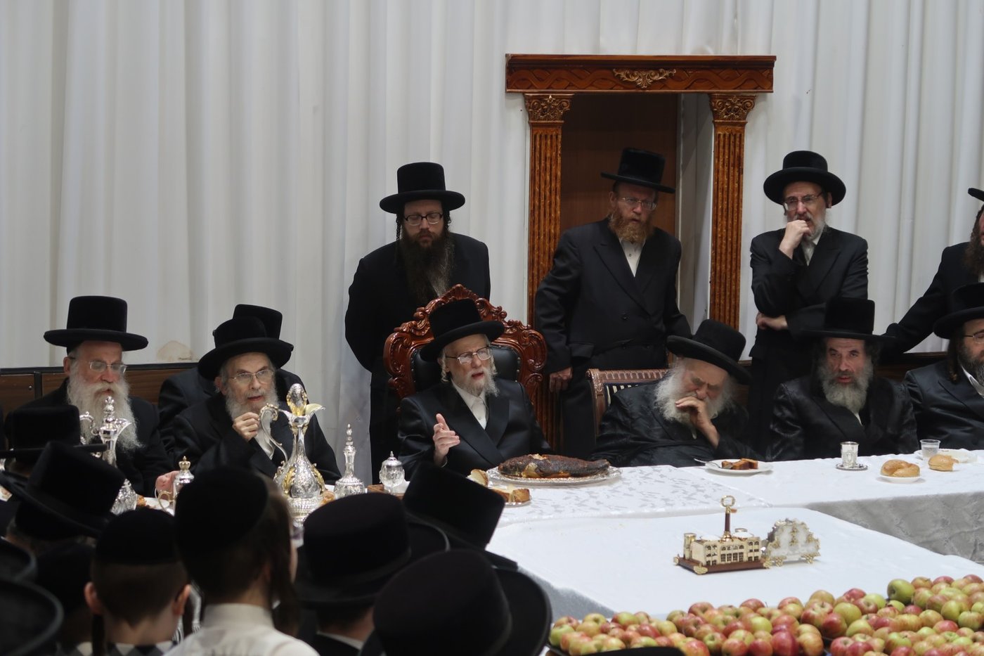 הילולא קדישא בסערט ויז'ניץ | צילום: קול ברמה
