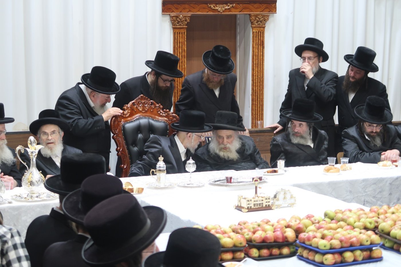 הילולא קדישא בסערט ויז'ניץ | צילום: קול ברמה