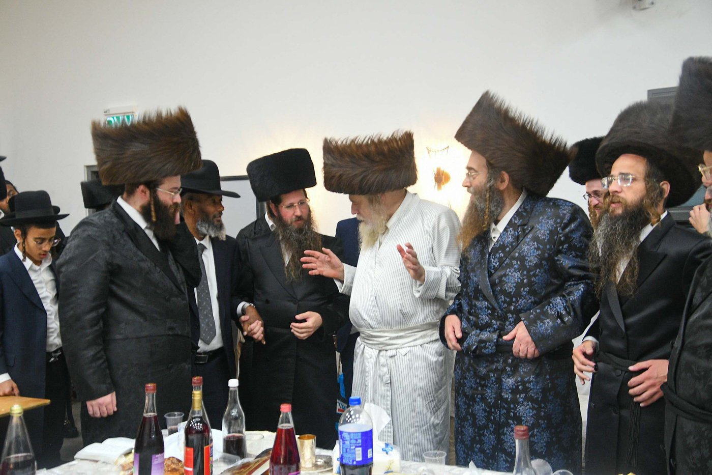 האדמו"ר ממבקשי אמונה שליט"א בעמנואל | צילום: ארי קופרשטוק