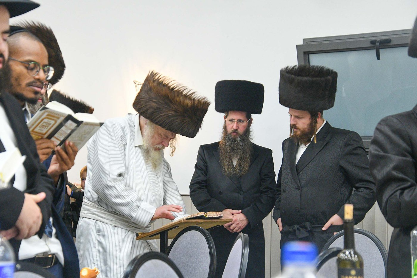 האדמו"ר ממבקשי אמונה שליט"א בעמנואל | צילום: ארי קופרשטוק