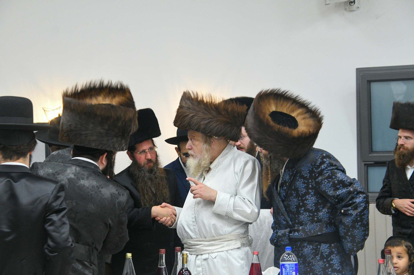 האדמו"ר ממבקשי אמונה שליט"א בעמנואל | צילום: ארי קופרשטוק