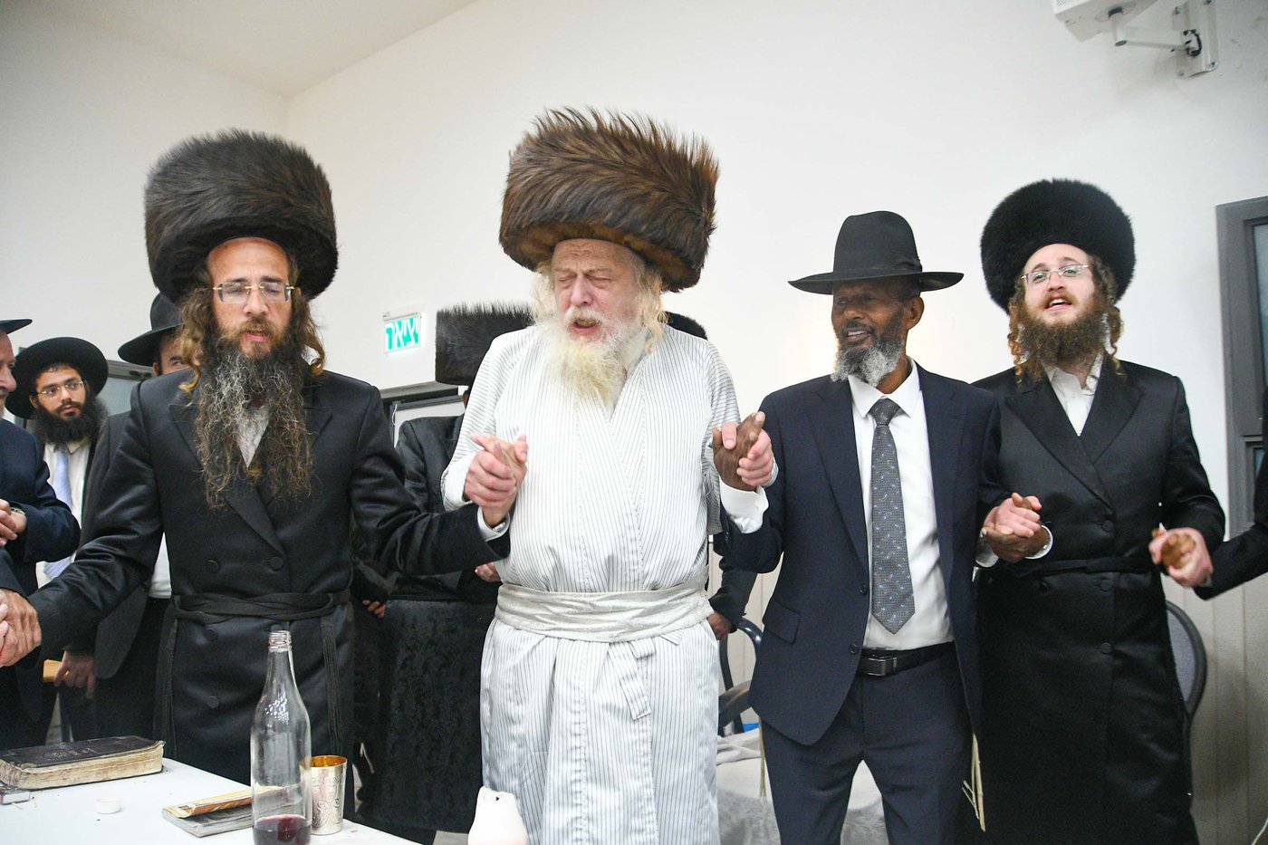 האדמו"ר ממבקשי אמונה שליט"א בעמנואל | צילום: ארי קופרשטוק