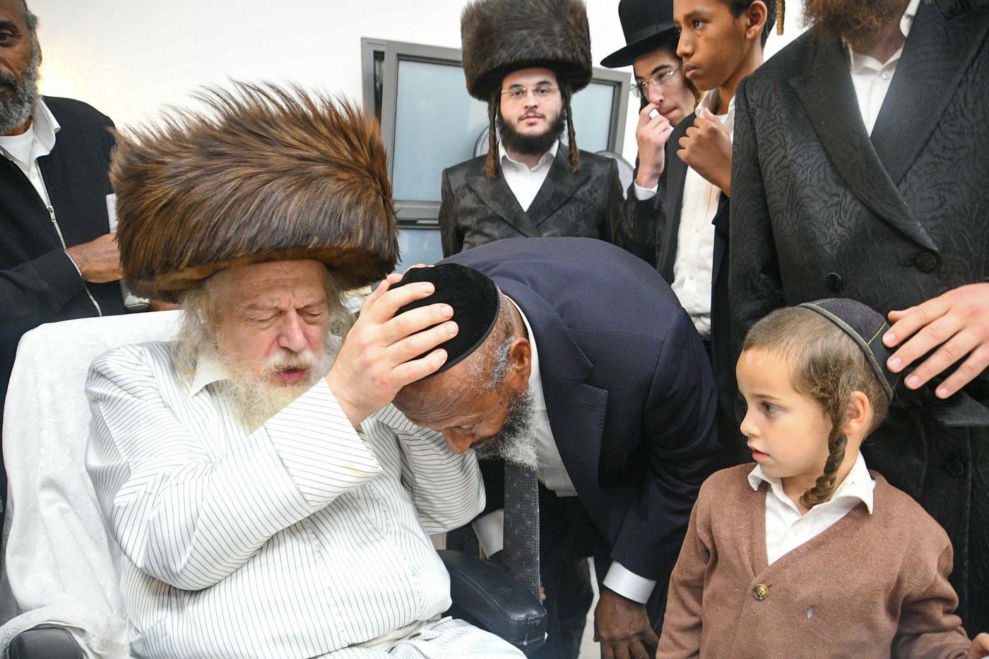 האדמו"ר ממבקשי אמונה שליט"א בעמנואל | צילום: ארי קופרשטוק