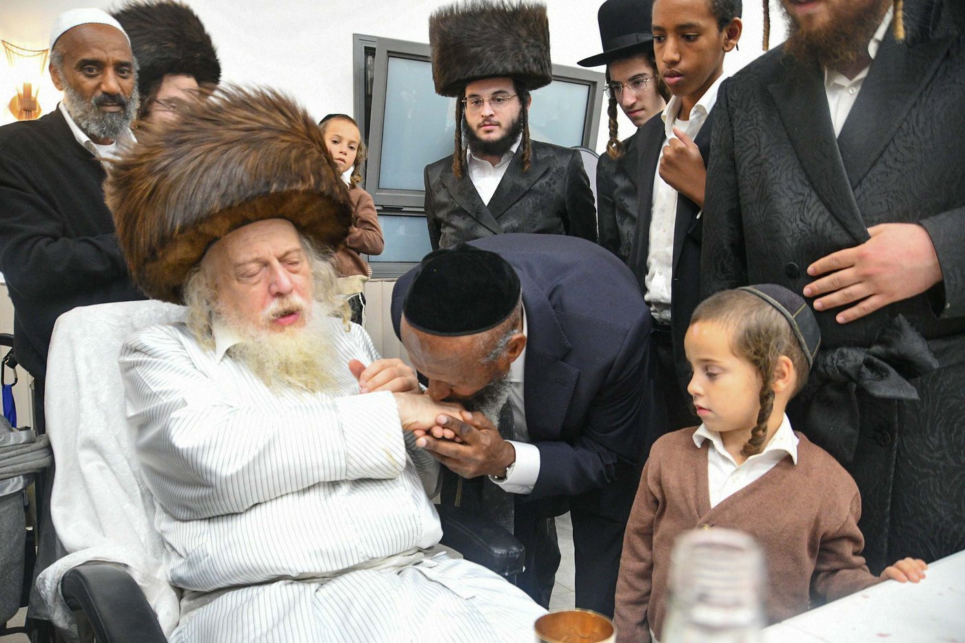 האדמו"ר ממבקשי אמונה שליט"א בעמנואל | צילום: ארי קופרשטוק
