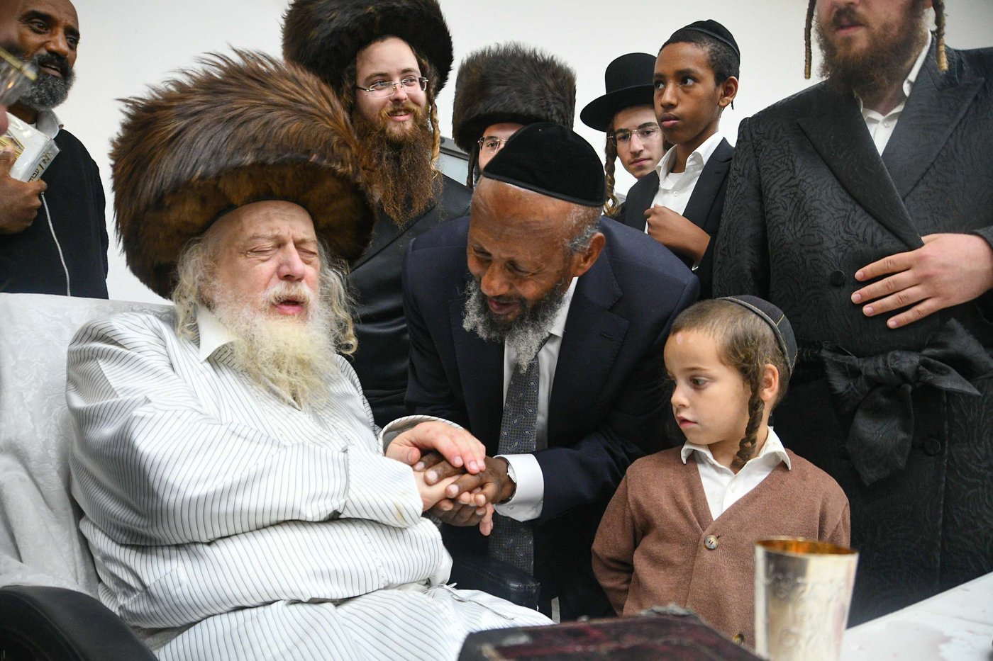 האדמו"ר ממבקשי אמונה שליט"א בעמנואל | צילום: ארי קופרשטוק
