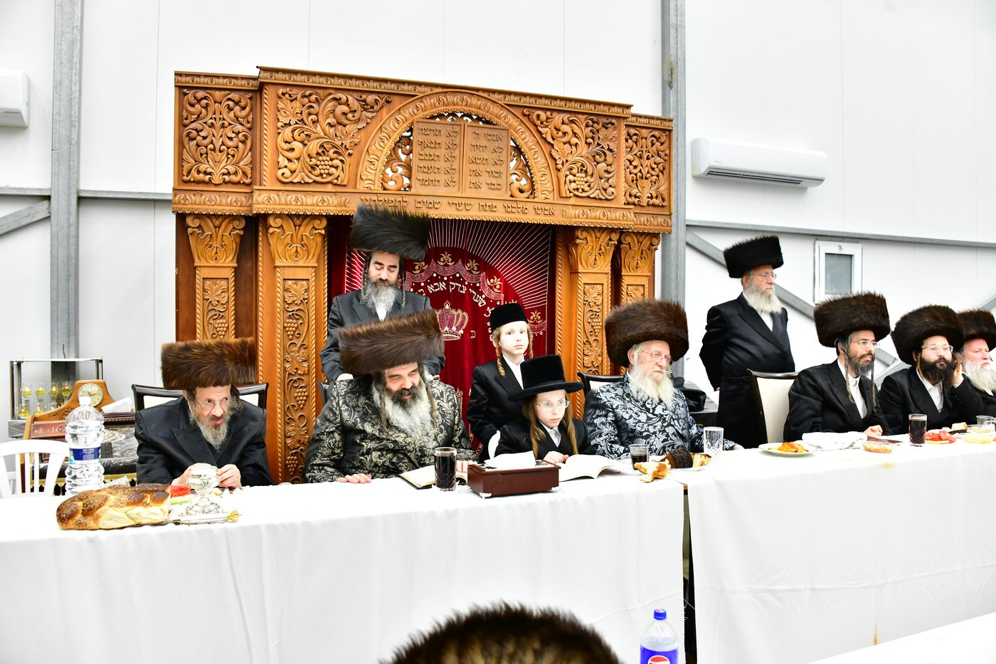 שמחת בר המצווה בחצר זוטשקא | צילום: שוקי לרר