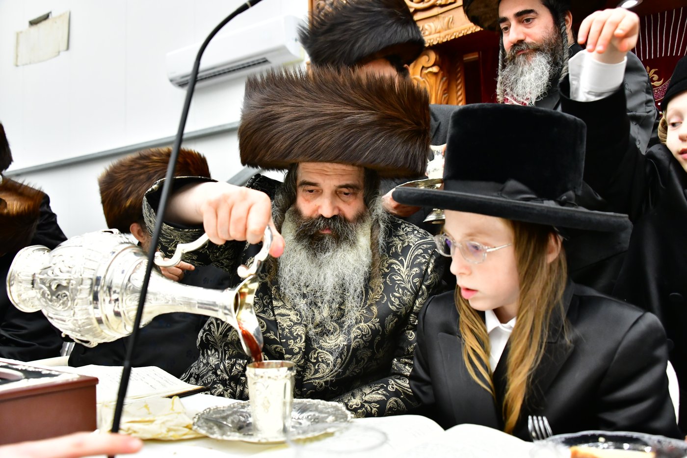 שמחת בר המצווה בחצר זוטשקא | צילום: שוקי לרר