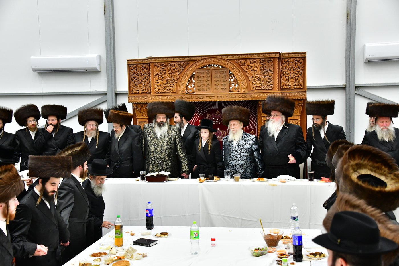 שמחת בר המצווה בחצר זוטשקא | צילום: שוקי לרר