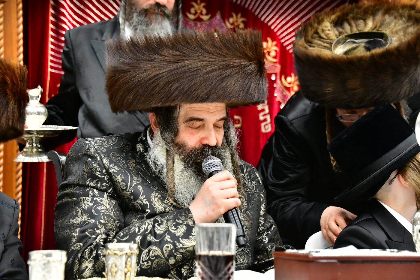 שמחת בר המצווה בחצר זוטשקא | צילום: שוקי לרר