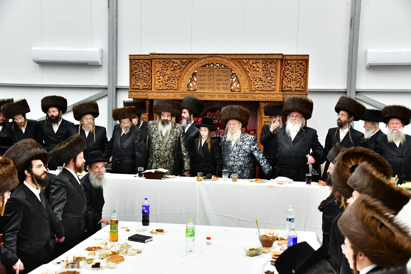 שמחת בר המצווה בחצר זוטשקא | צילום: שוקי לרר