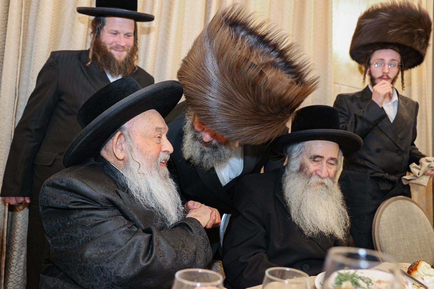 הכנסת ספר התורה | צילום: א. אייזנבאך