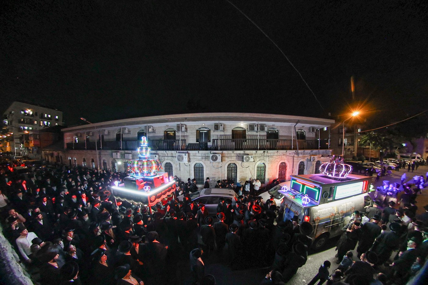 הכנסת ספר התורה | צילום: א. אייזנבאך