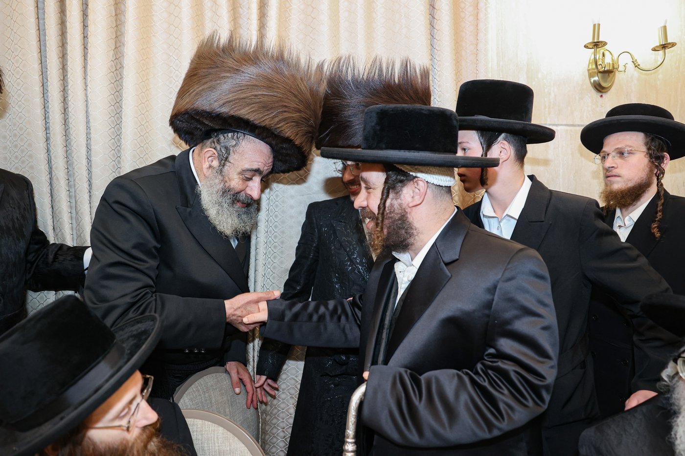 הכנסת ספר התורה | צילום: א. אייזנבאך