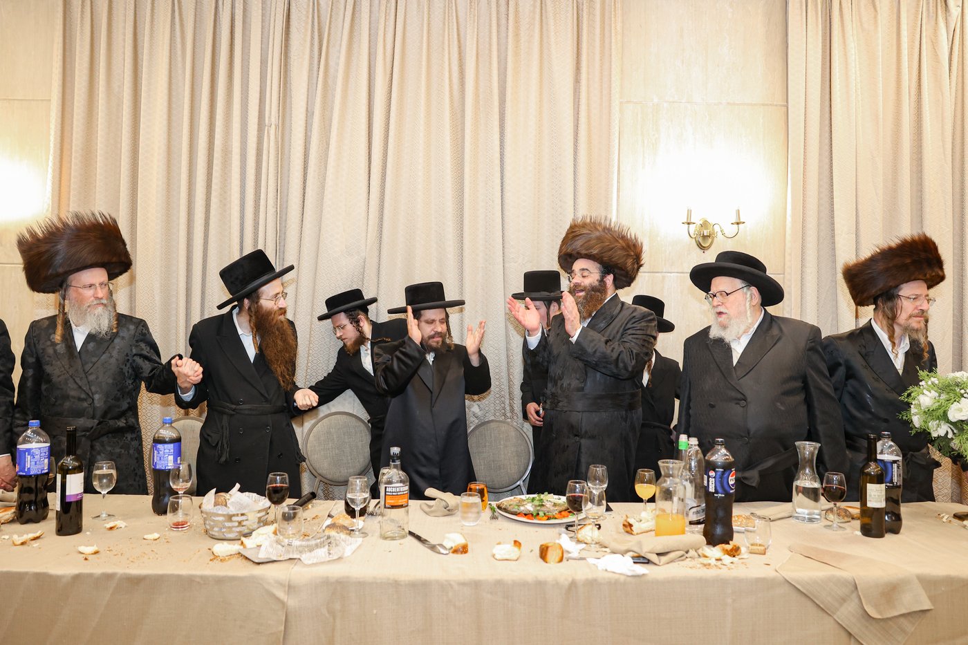 הכנסת ספר התורה | צילום: א. אייזנבאך