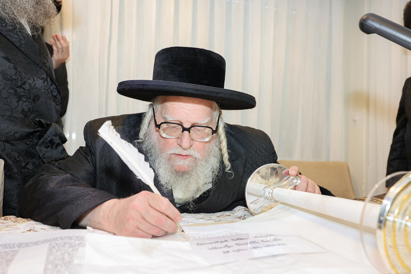 הכנסת ספר התורה | צילום: א. אייזנבאך