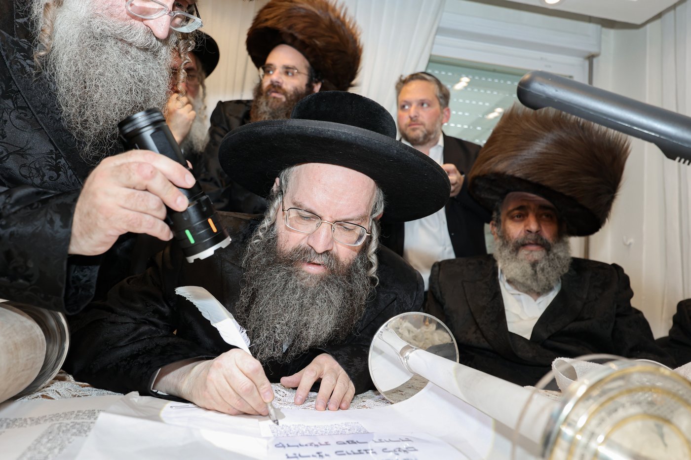 הכנסת ספר התורה | צילום: א. אייזנבאך