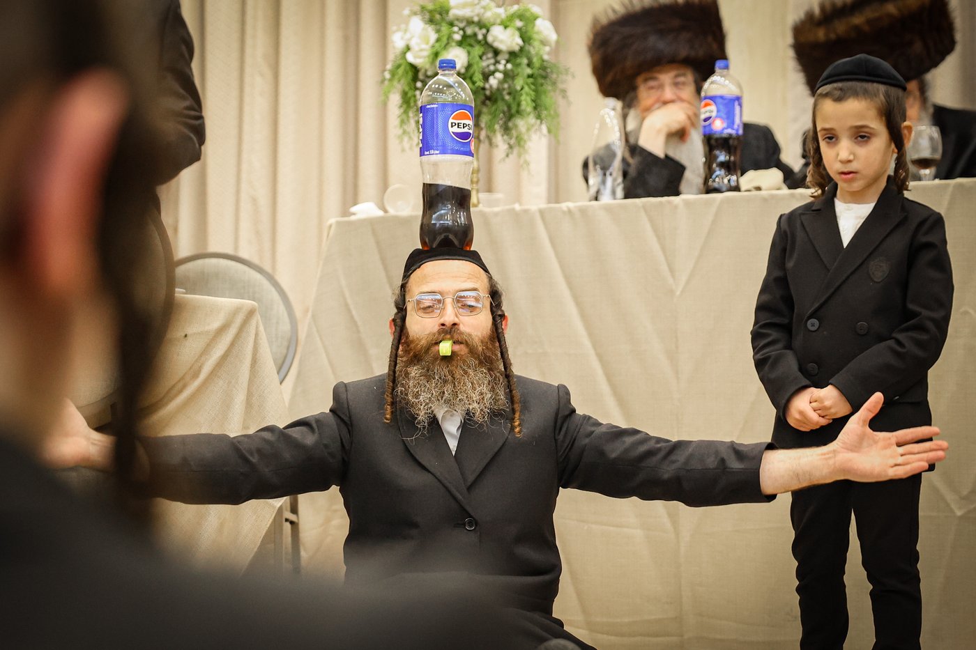 הכנסת ספר התורה | צילום: א. אייזנבאך
