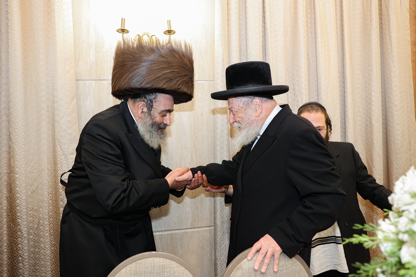 הכנסת ספר התורה | צילום: א. אייזנבאך