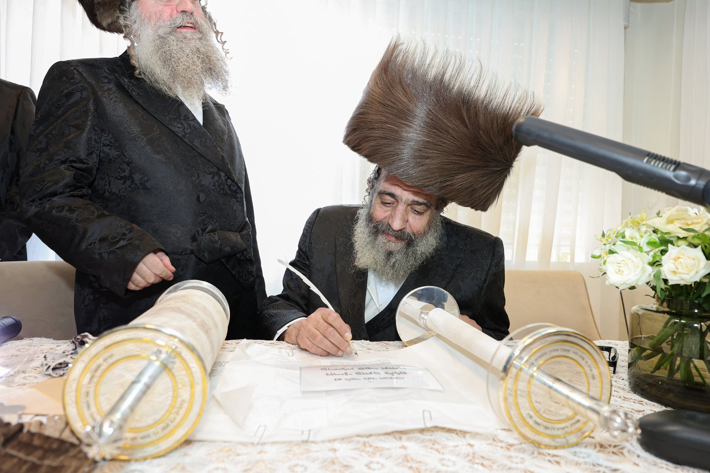 הכנסת ספר התורה | צילום: א. אייזנבאך
