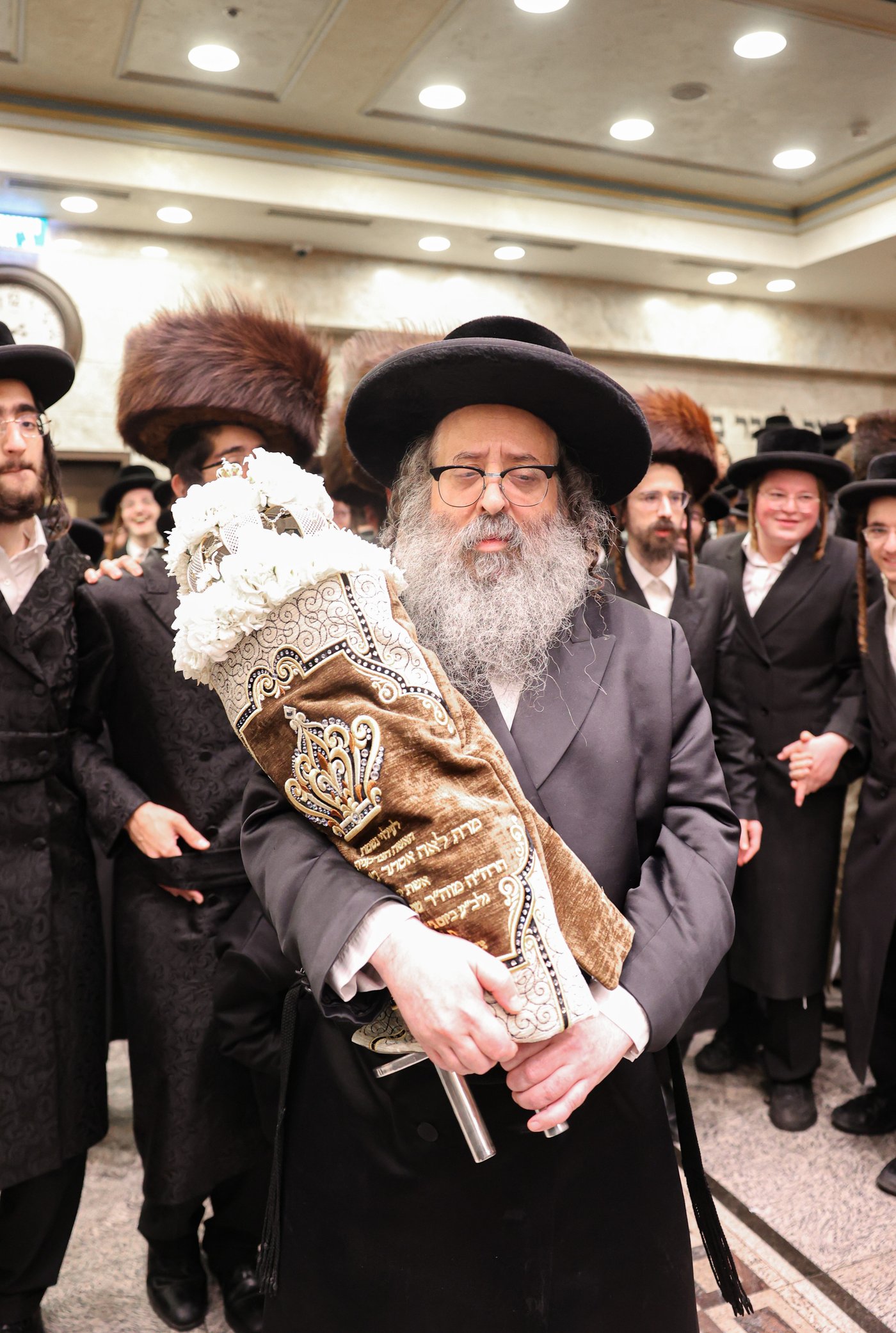 הכנסת ספר התורה | צילום: א. אייזנבאך
