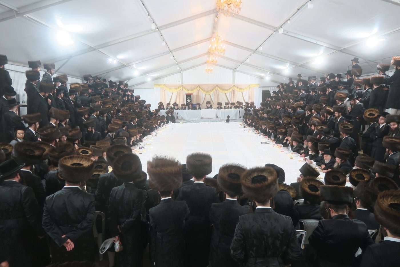 האדמו"ר מנדבורנה שליט"א בשבת ההתאחדות במירון | צילום: מ. אדלר