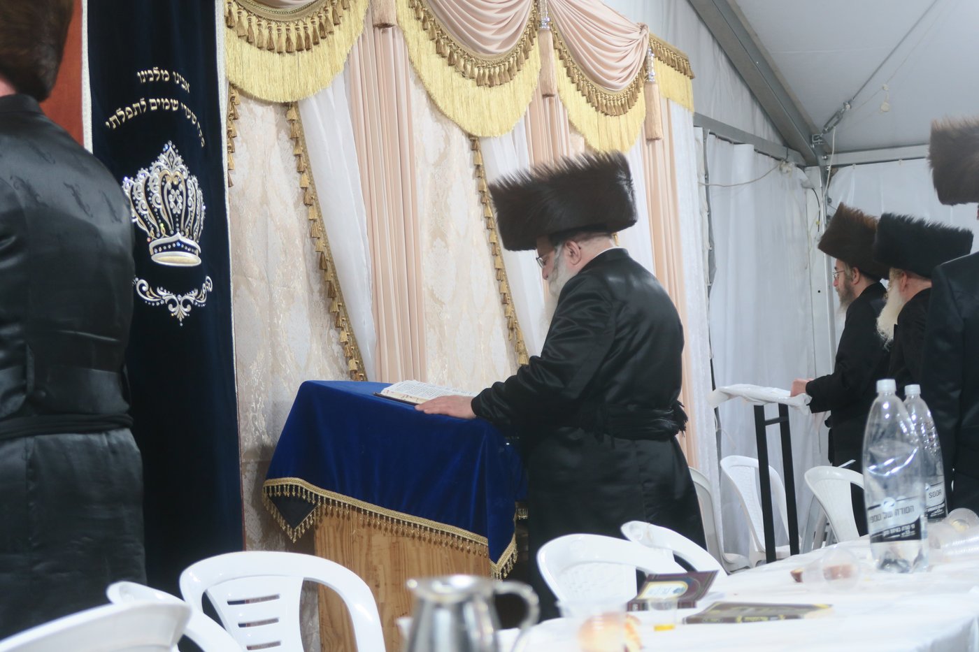 האדמו"ר מנדבורנה שליט"א בשבת ההתאחדות במירון | צילום: מ. אדלר