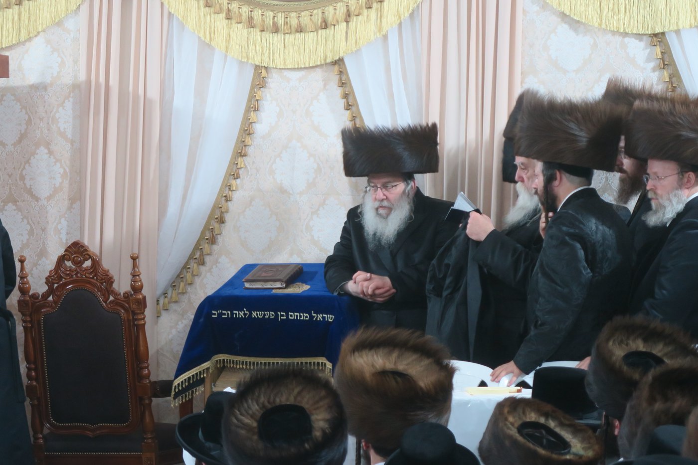 האדמו"ר מנדבורנה שליט"א בשבת ההתאחדות במירון | צילום: מ. אדלר