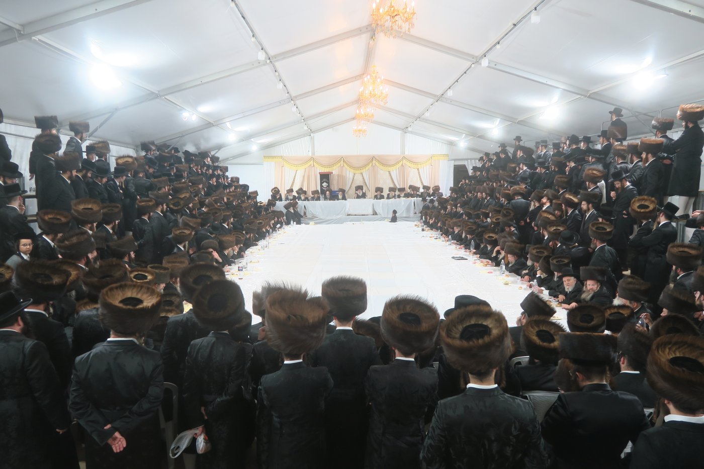 האדמו"ר מנדבורנה שליט"א בשבת ההתאחדות במירון | צילום: מ. אדלר