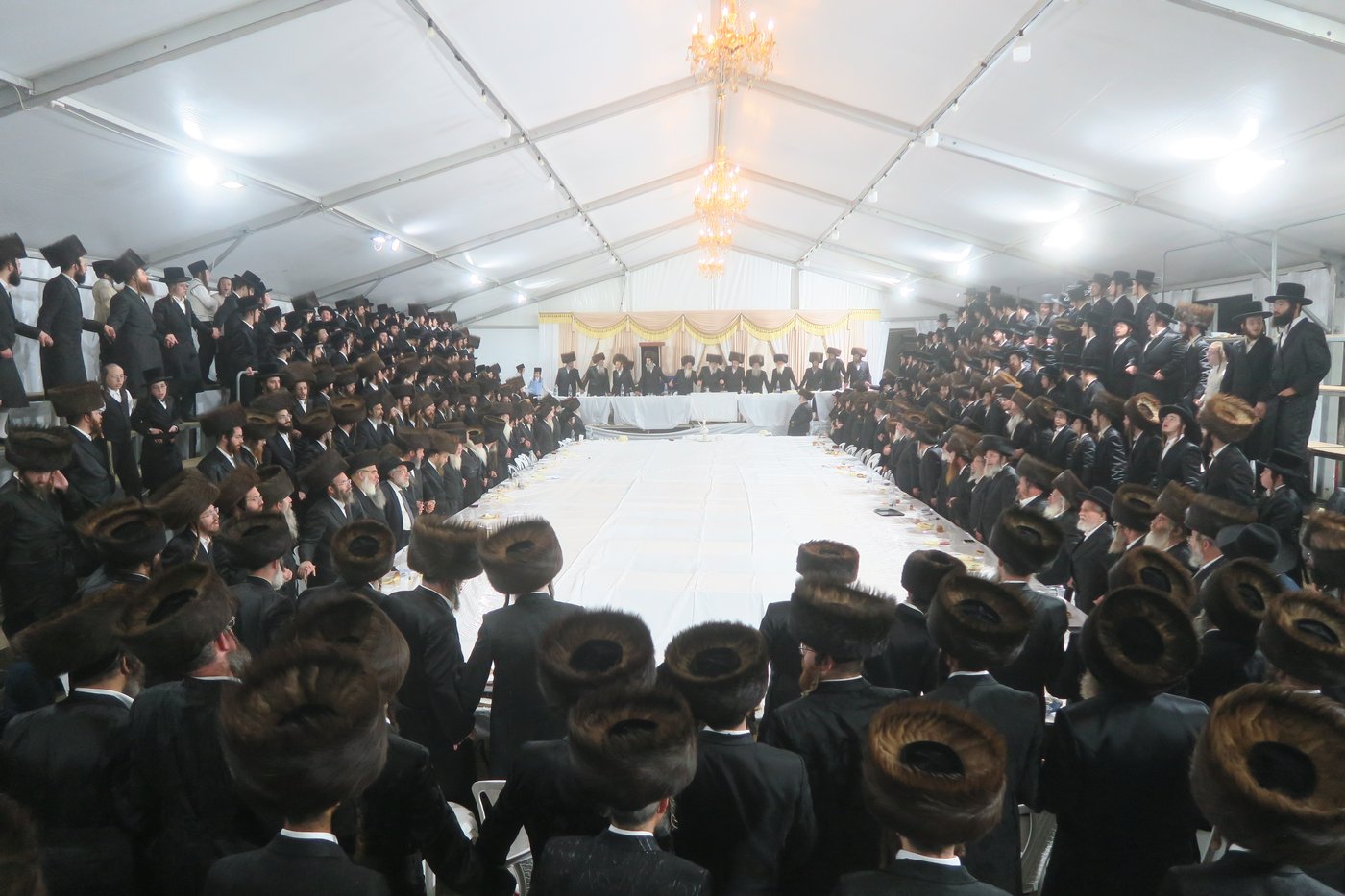 האדמו"ר מנדבורנה שליט"א בשבת ההתאחדות במירון | צילום: מ. אדלר