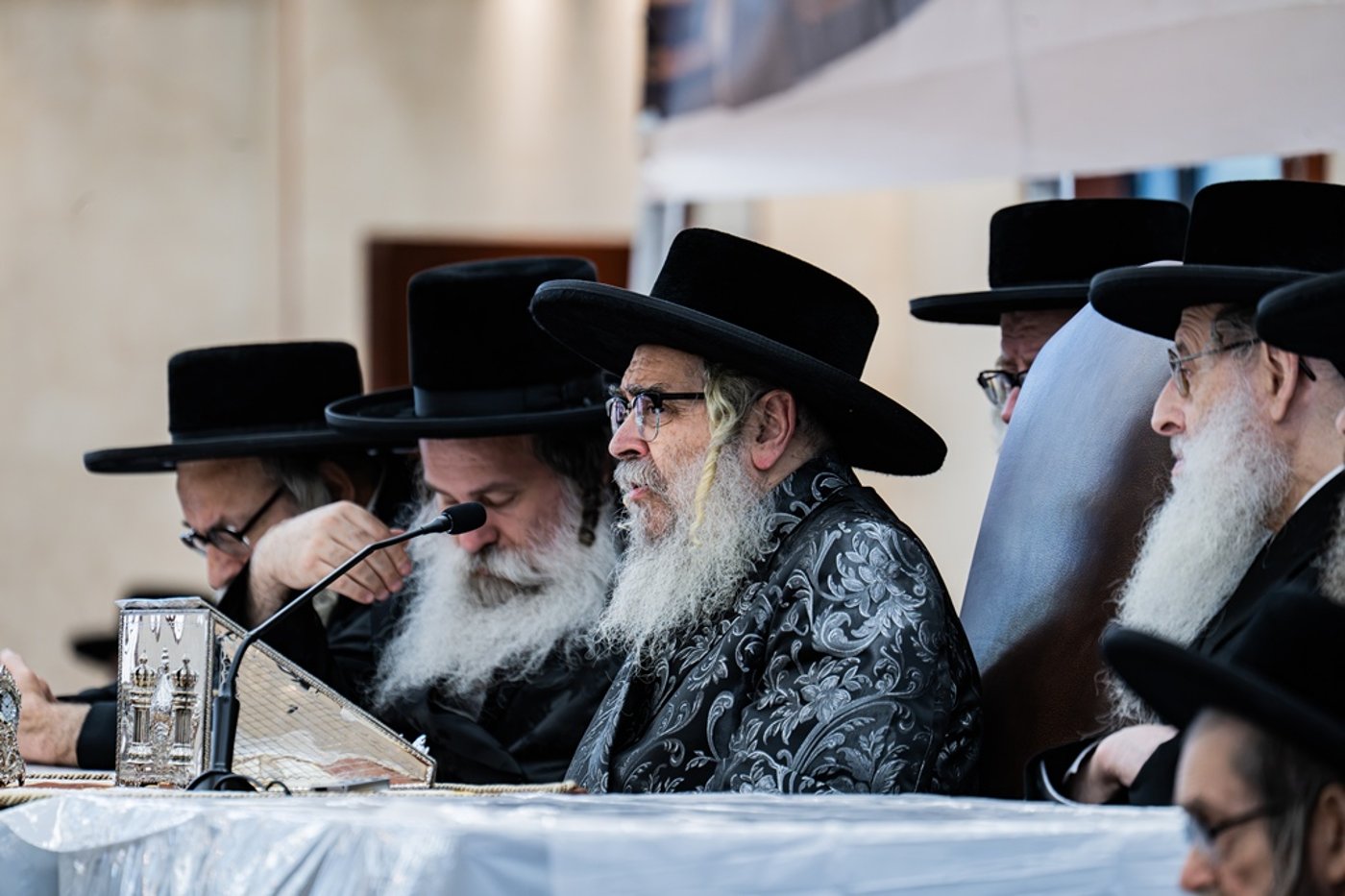 האדמו"ר מסאטמר שליט"א בשיחת פתיחת הזמן | צילום: י. שטיין
