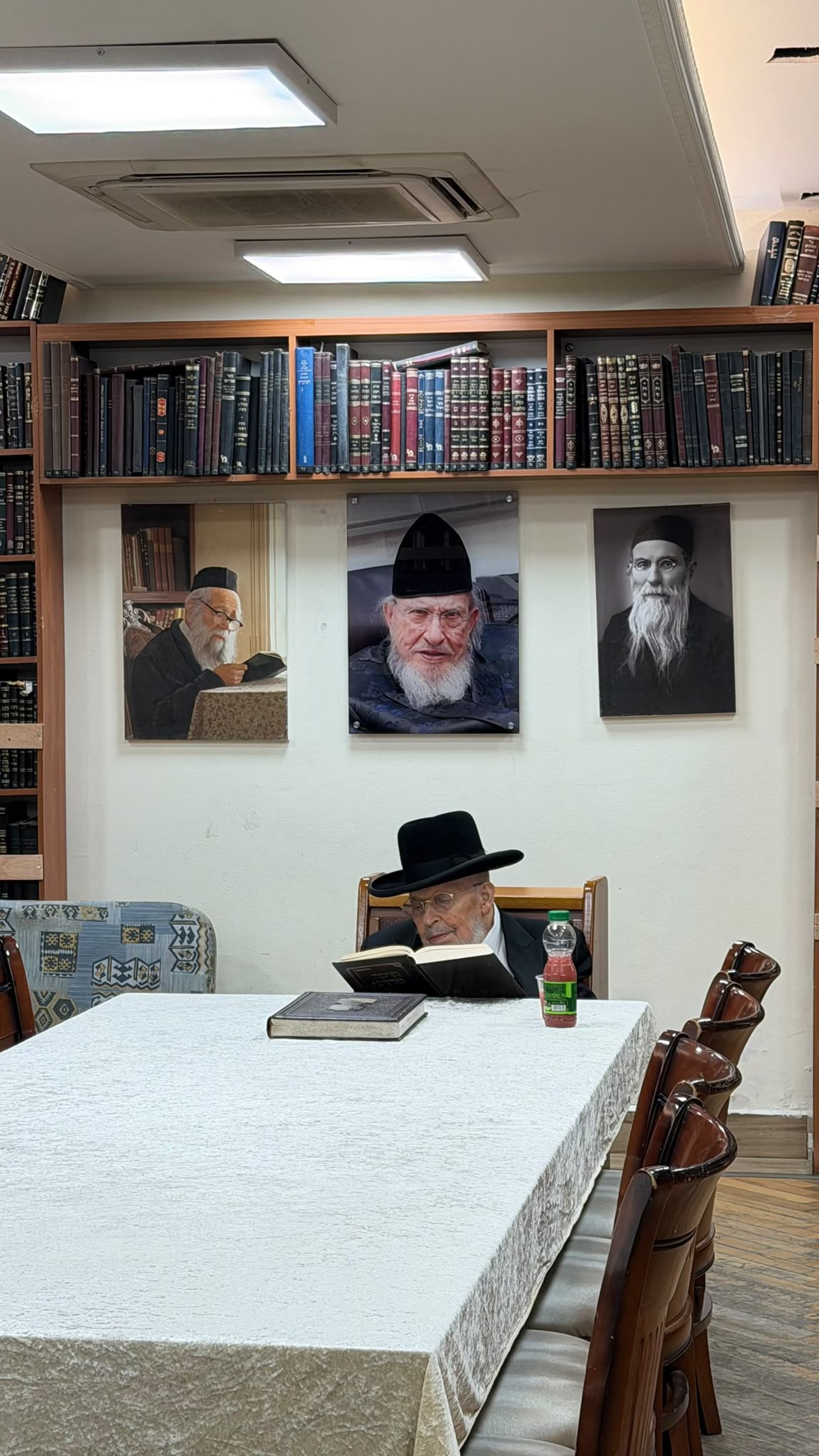 הגר"י אזרחי שליט"א בישיבת עטרת ישראל