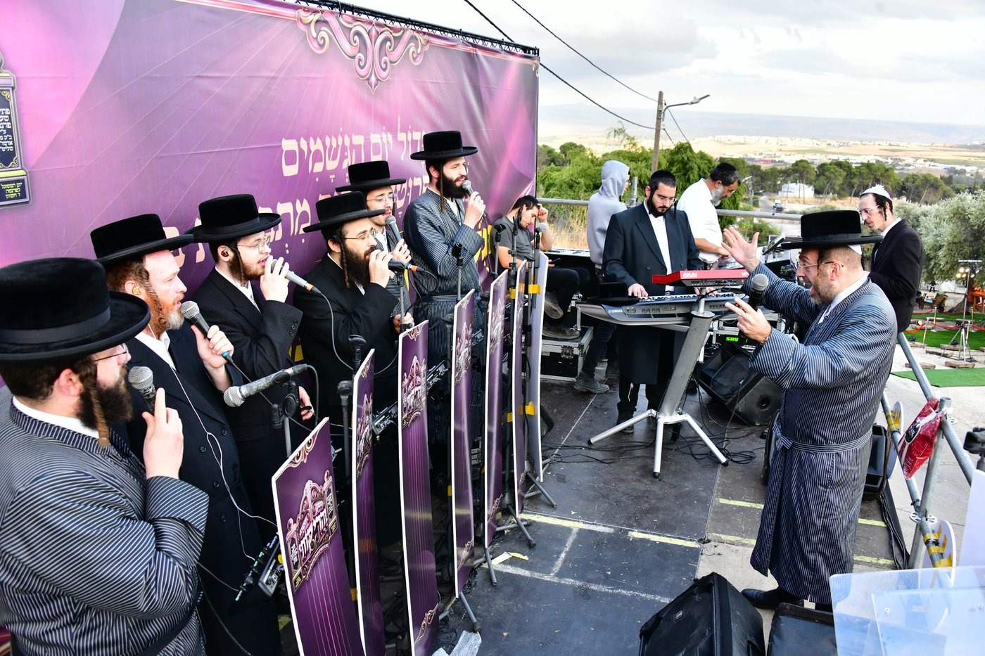 מעמד התורמים בחצור הגלילית | צילום: שוקי לרר