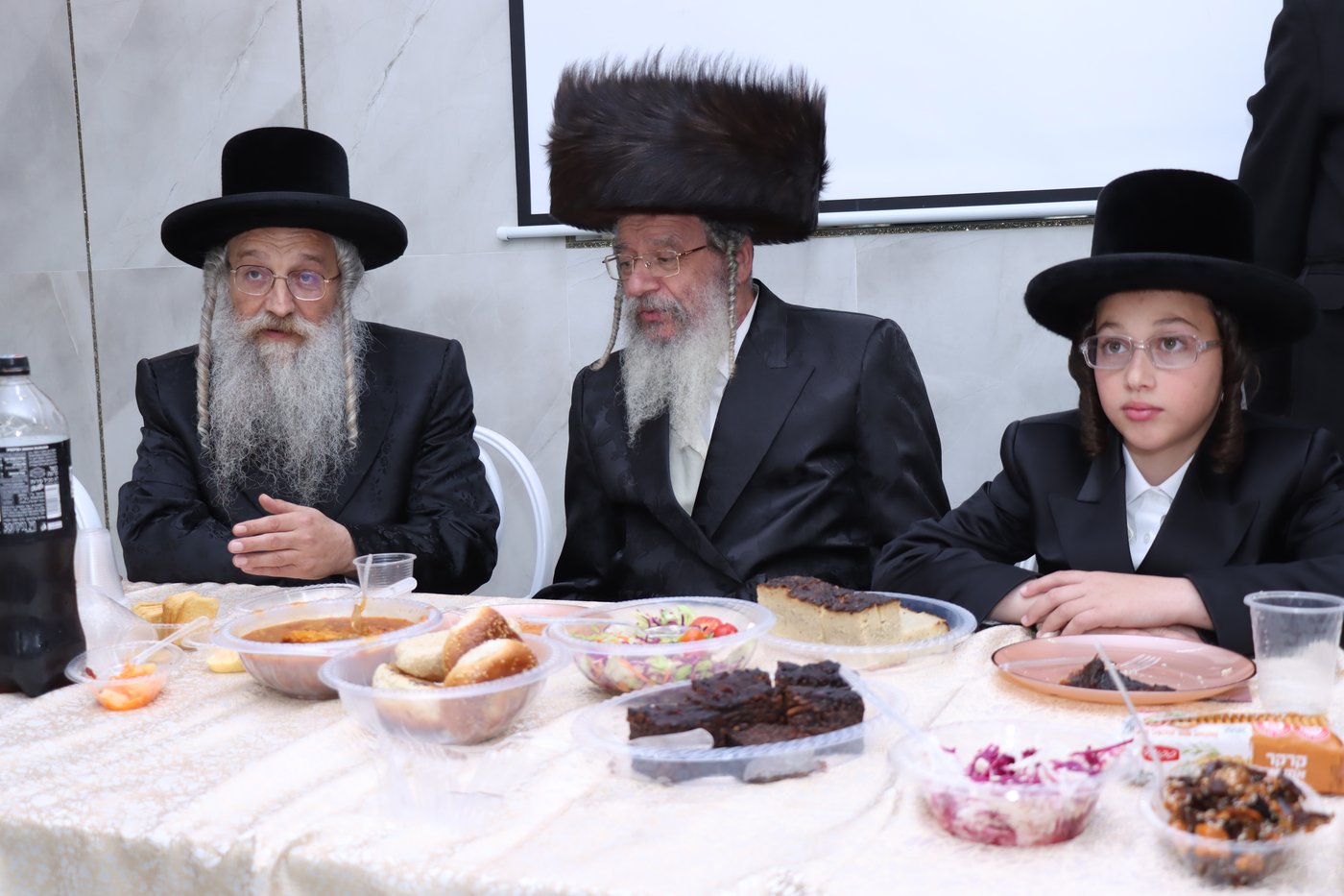 שמחת בר המצווה לנכד האדמו"ר מקוזמיר | צילום: מתתיהו גולדברג