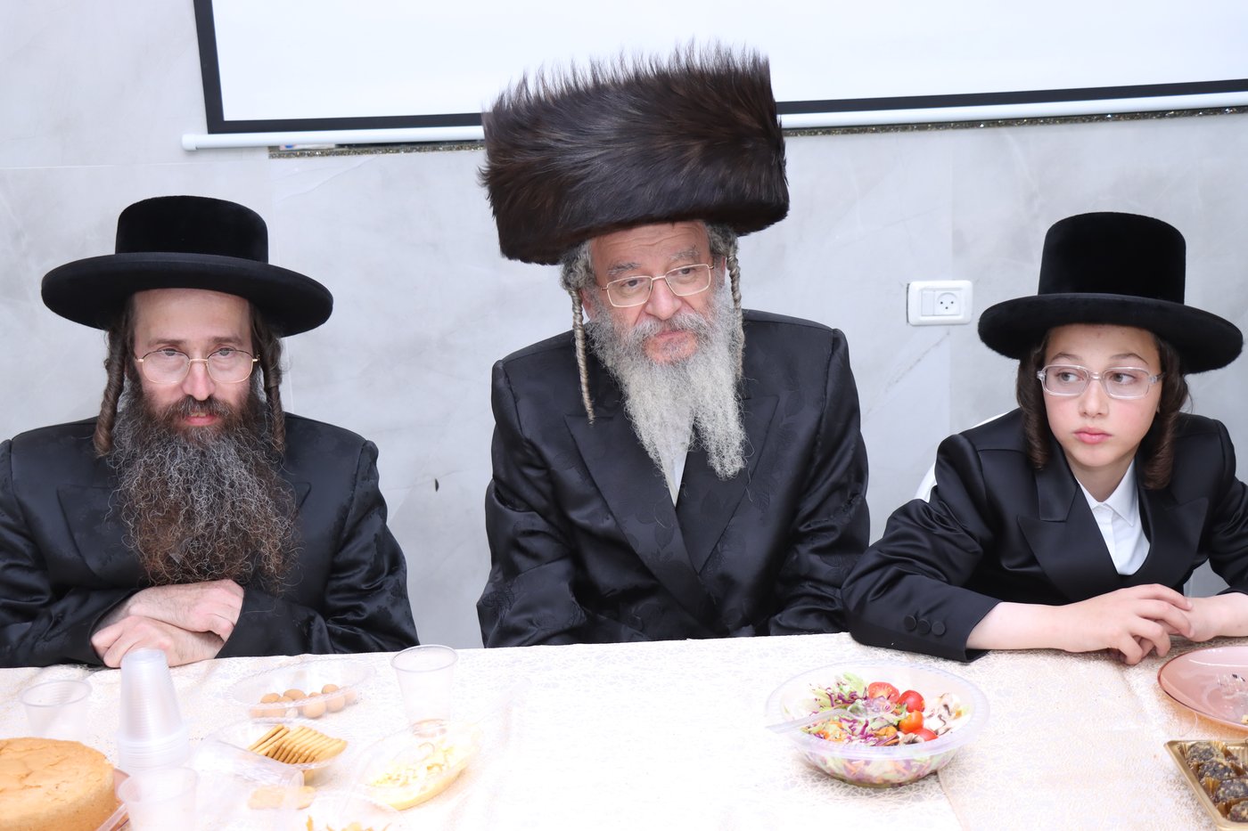 שמחת בר המצווה לנכד האדמו"ר מקוזמיר | צילום: מתתיהו גולדברג