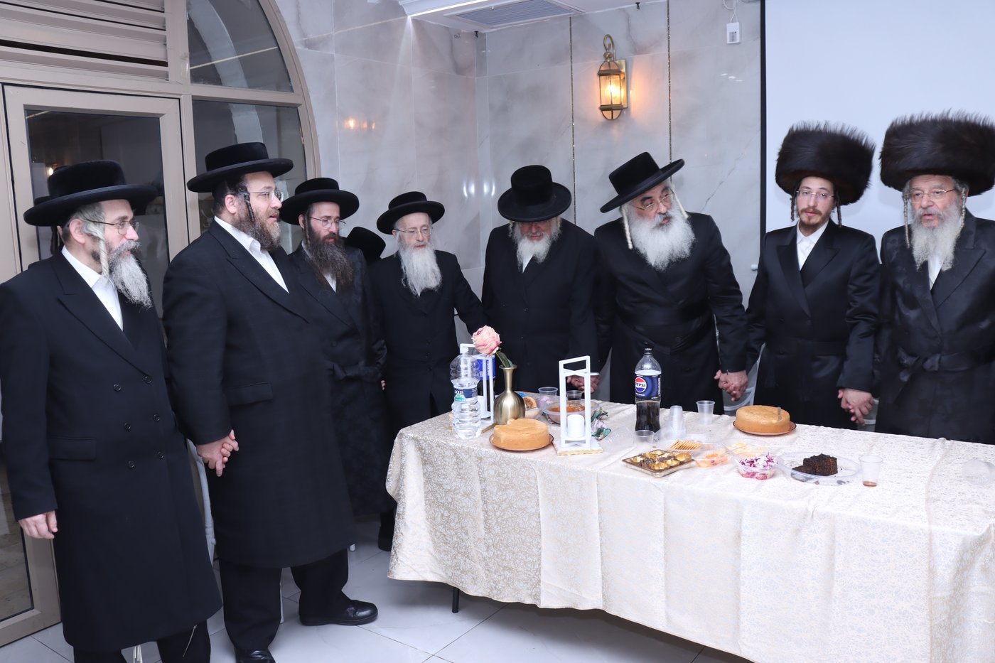 שמחת בר המצווה לנכד האדמו"ר מקוזמיר | צילום: מתתיהו גולדברג
