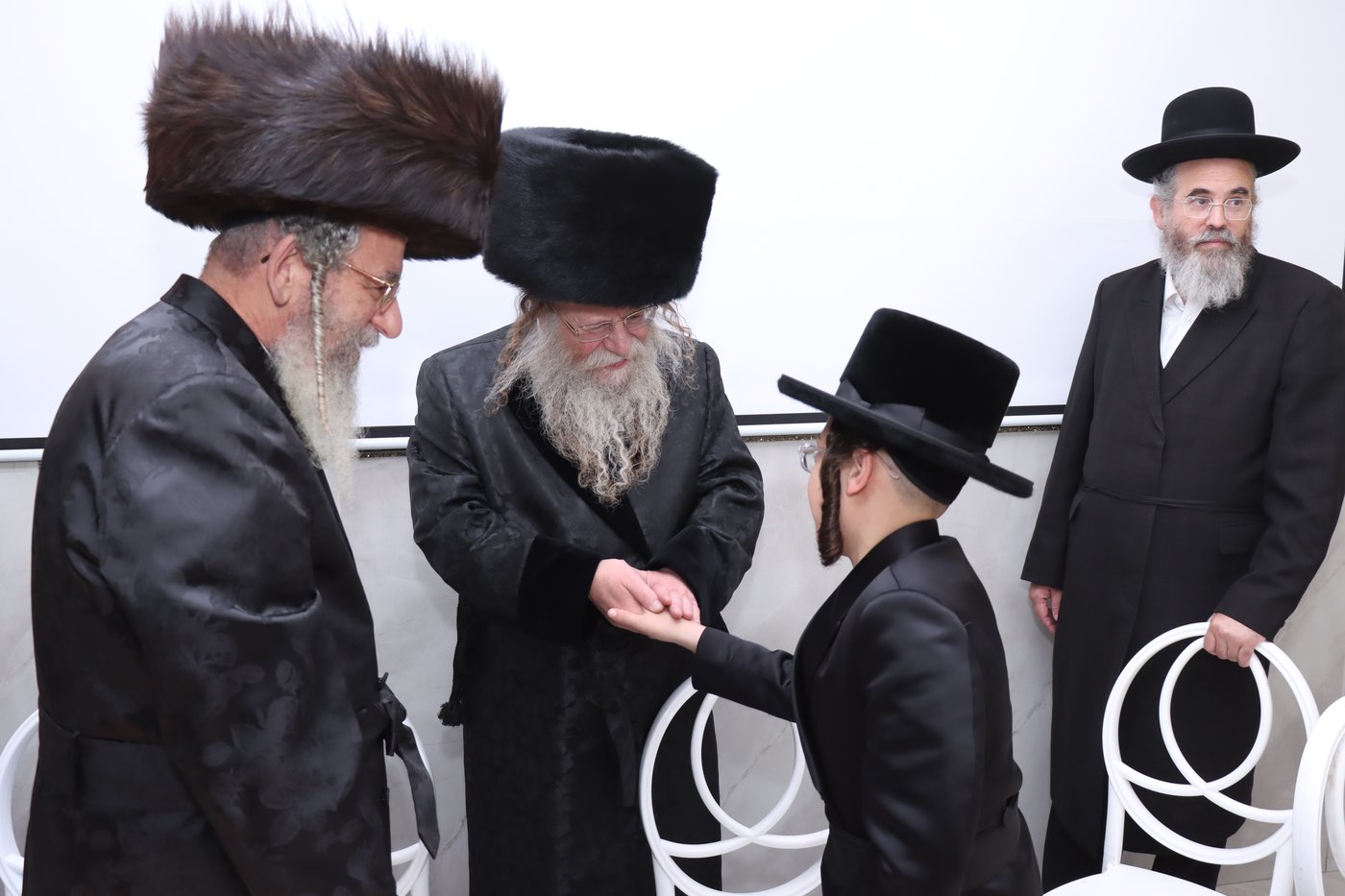 שמחת בר המצווה לנכד האדמו"ר מקוזמיר | צילום: מתתיהו גולדברג