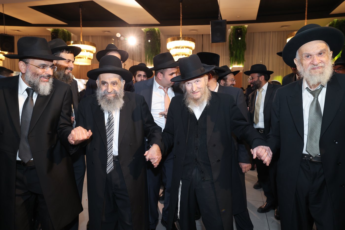 שמחת נישואי נכד הגאון רבי משה צדקה שליט"א | צילום: דוד ארזני