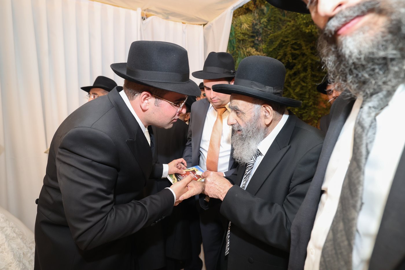 שמחת נישואי נכד הגאון רבי משה צדקה שליט"א | צילום: דוד ארזני