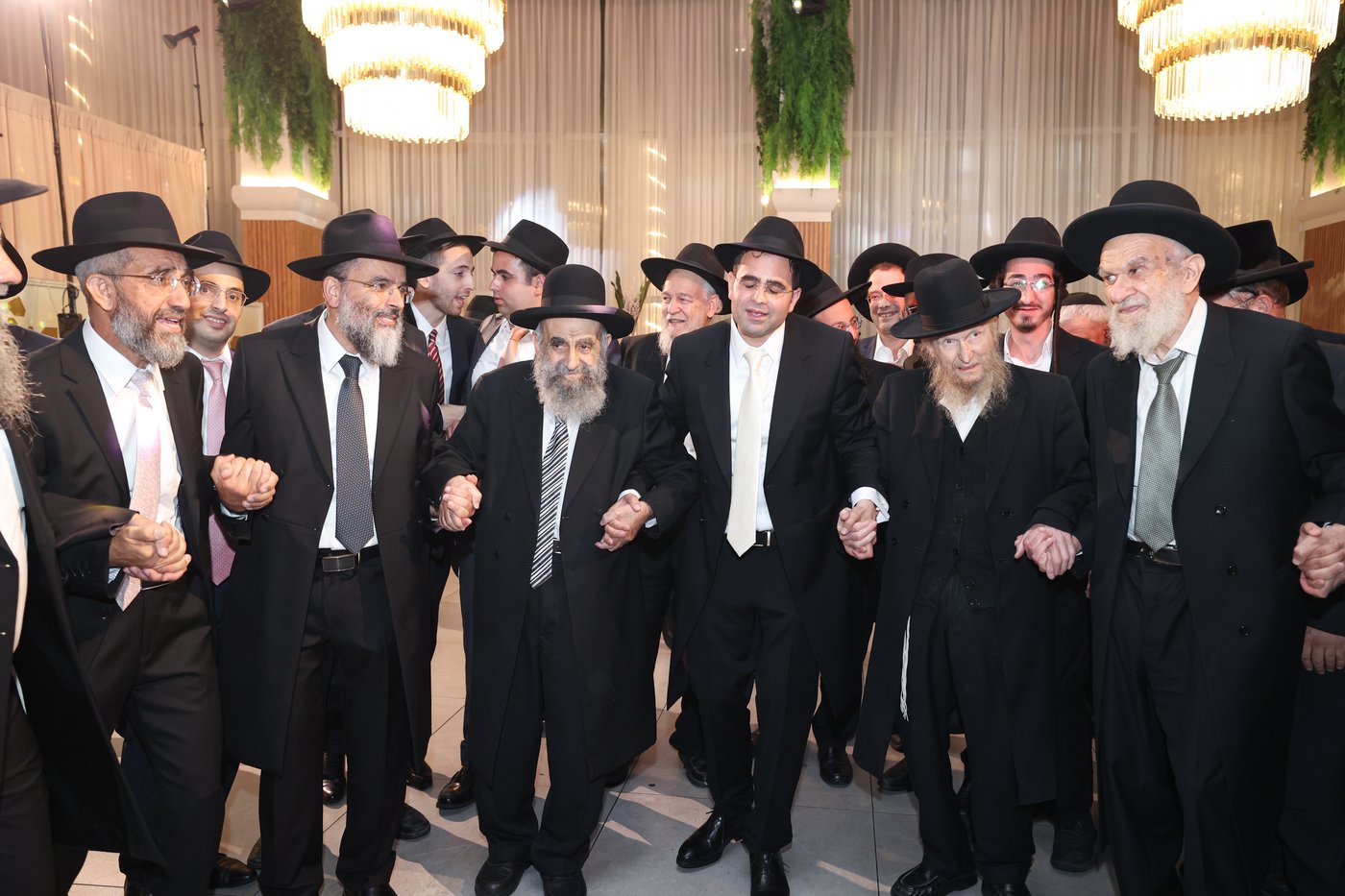 שמחת נישואי נכד הגאון רבי משה צדקה שליט"א | צילום: דוד ארזני
