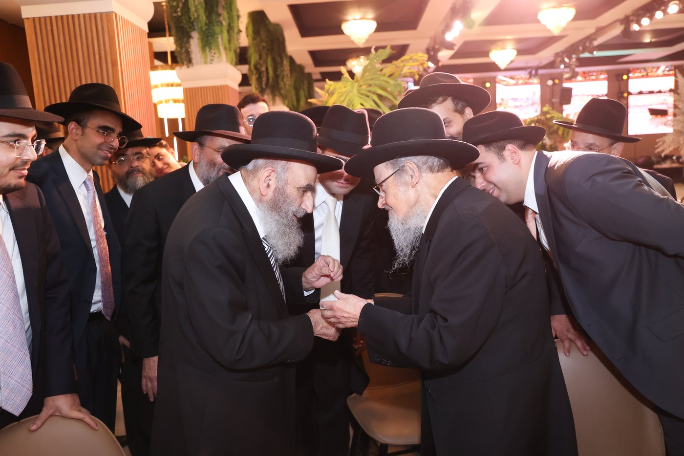 שמחת נישואי נכד הגאון רבי משה צדקה שליט"א | צילום: דוד ארזני