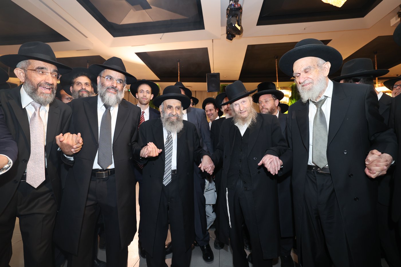 שמחת נישואי נכד הגאון רבי משה צדקה שליט"א | צילום: דוד ארזני